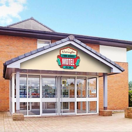 Warrington Motel, J20 M6 Lymm Services Ngoại thất bức ảnh