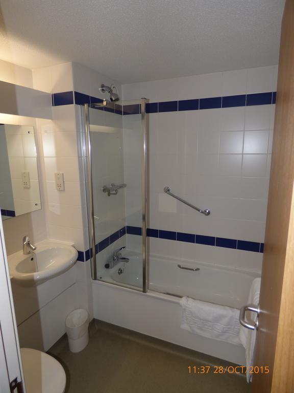 Warrington Motel, J20 M6 Lymm Services Ngoại thất bức ảnh