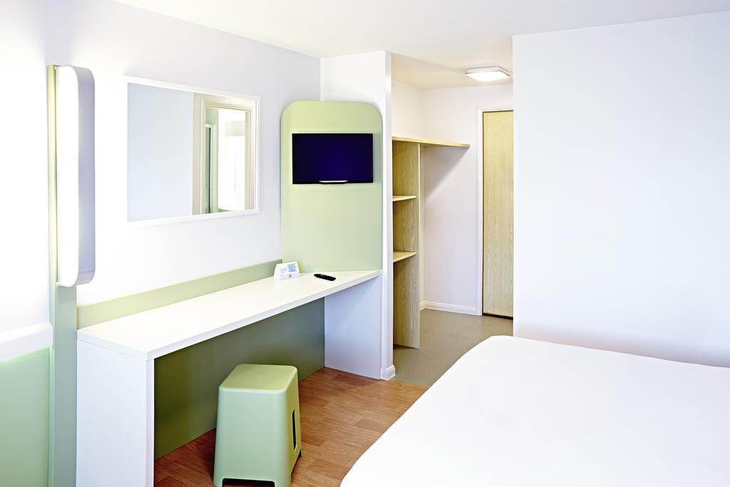 Warrington Motel, J20 M6 Lymm Services Ngoại thất bức ảnh