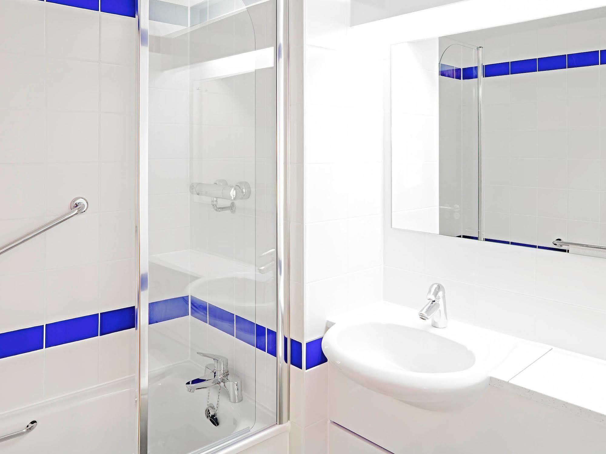 Warrington Motel, J20 M6 Lymm Services Ngoại thất bức ảnh