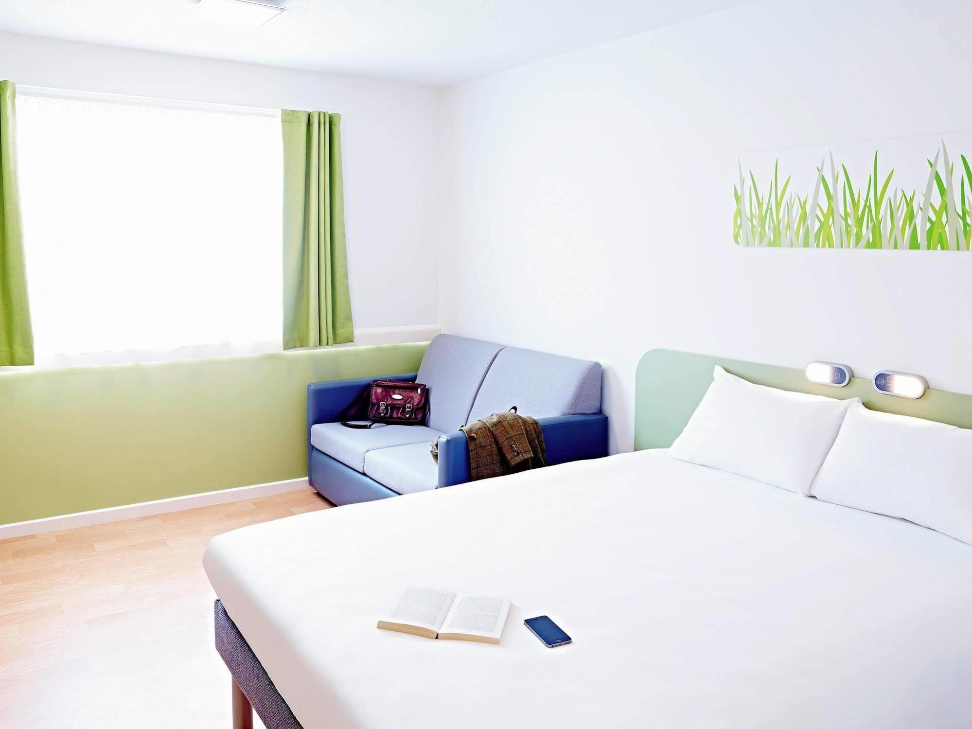 Warrington Motel, J20 M6 Lymm Services Ngoại thất bức ảnh